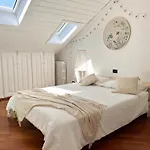 Casa Bole, Rustic-chic Attic With Glimpse Διαμέρισμα