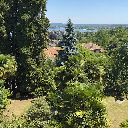 Appartamento Casa Bole, Rustic-chic Attic With Glimpse Dormelletto