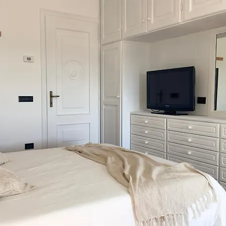 Appartamento Casa Bole, Rustic-chic Attic With Glimpse