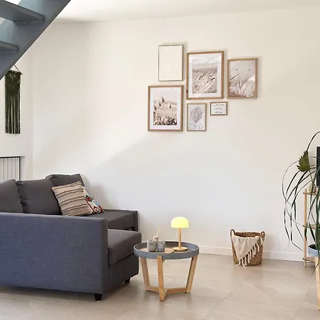 Casa Bole, Rustic-chic Attic With Glimpse Daire *