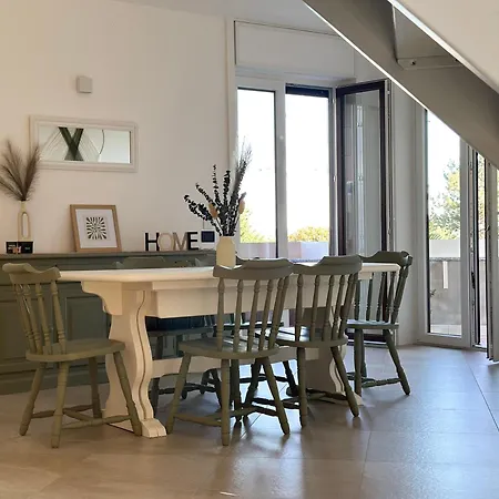 Daire Casa Bole, Rustic-chic Attic With Glimpse *