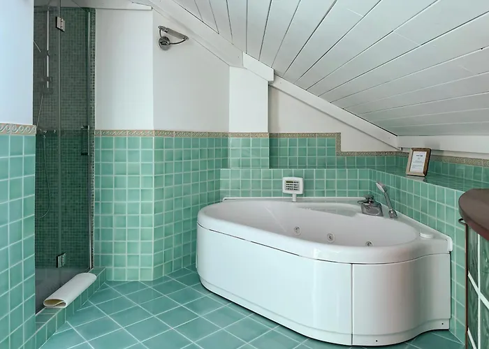 Casa Bole, Rustic-chic Attic With Glimpse * دورميلّيتّو
