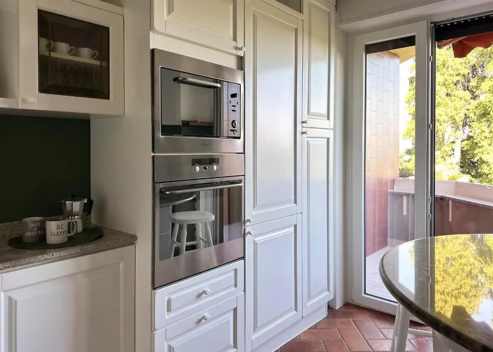 Casa Bole, Rustic-chic Attic With Glimpse Daire *