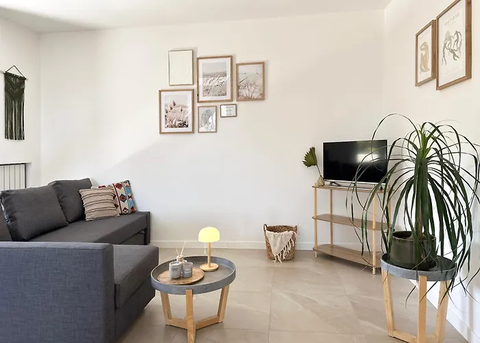Casa Bole, Rustic-chic Attic With Glimpse دورميلّيتّو