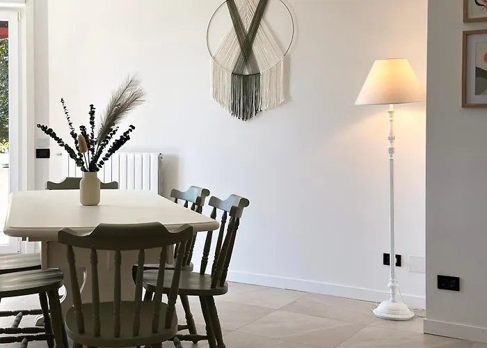 Casa Bole, Rustic-chic Attic With Glimpse Daire *